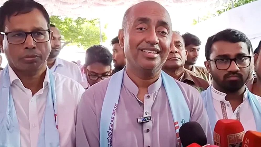মক্কা প্রতিরক্ষা চুক্তিতে জাতীয় স্বার্থকে সর্বোচ্চ অগ্রাধিকার দেবে বাংলাদেশ: আইনমন্ত্রী