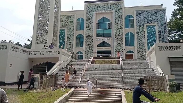 লালমনিরহাটে ইমাম ও মুয়াজ্জিনদের জীবনসংগ্রাম ও রাষ্ট্রীয় সম্মানী প্রাপ্তির আশা