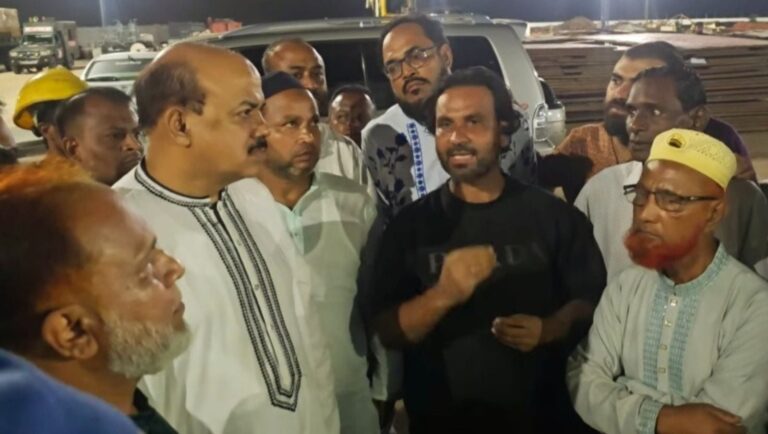 সীতাকুণ্ডে বিষাক্ত গ্যাসে ৯ শ্রমিকের মৃত্যু জীবনের ঝুঁকি নিয়ে সাত লাশ উদ্ধার করলেন সাইফুল