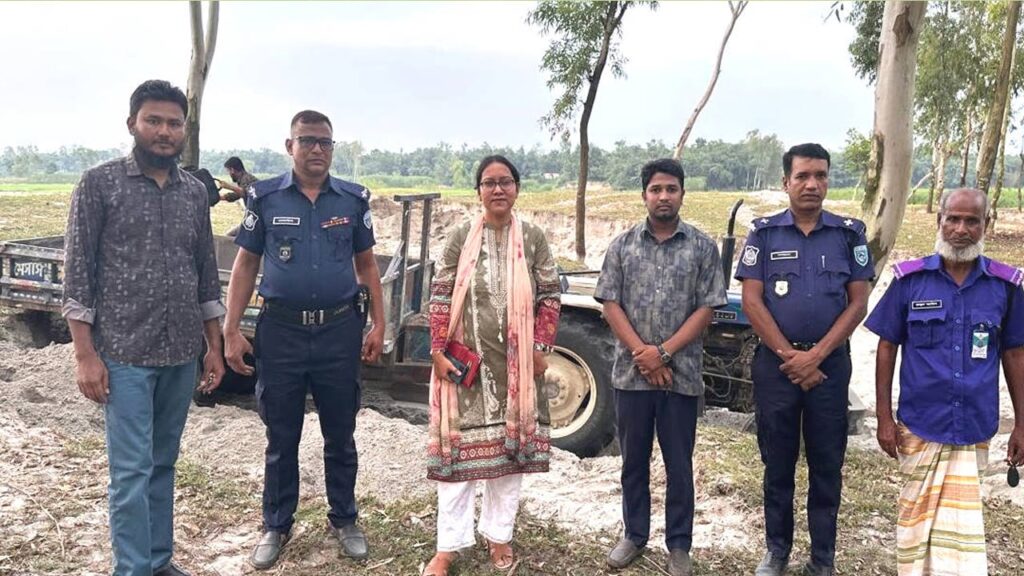 নীলফামারীতে এসিল্যান্ডের ওপর হামলা ও অবরুদ্ধের ঘটনায় মামলা দায়ের আসামিদের গ্রেপ্তারে অভিযান চলছে