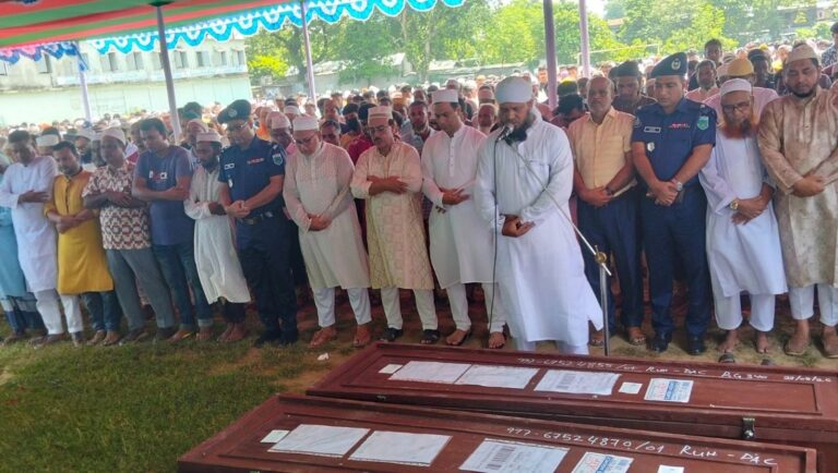 সৌদি আরবে অগ্নিকাণ্ডে নিহত নওগাঁর সাত প্রবাসীর মরদেহ দাফন সম্পন্ন