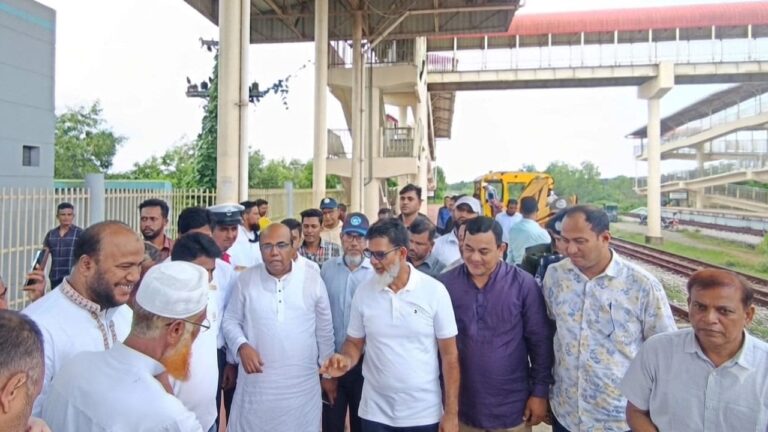 ঈদগাঁও স্টেশনে লোকাল ট্রেনের যাত্রাবিরতির আশ্বাস দিলেন রেলপথ প্রতিমন্ত্রী