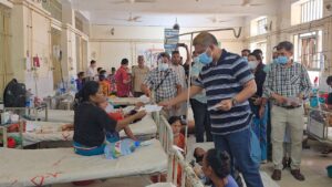 বান্দরবান সদর হাসপাতালে হাম আক্রান্ত রোগীদের মাঝে বিএনপির আর্থিক সহায়তা বিতরণ