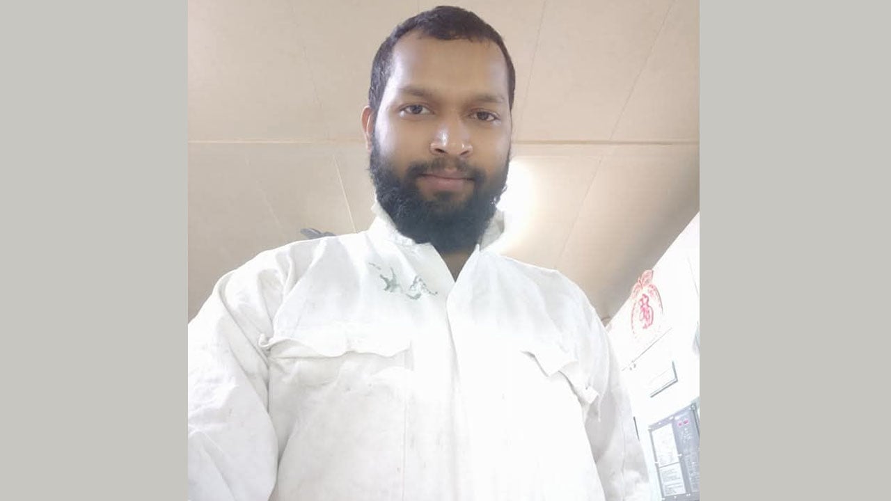 বঙ্গোপসাগরে পণ্যবাহী জাহাজডুবি নিখোঁজ সাতক্ষীরার মেরিন ইঞ্জিনিয়ার মামুন