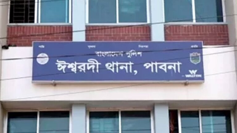 ঈশ্বরদীতে মুদি দোকানে চুরি করতে গিয়ে জনতার পিটুনিতে যুবক নিহত আহত ৩