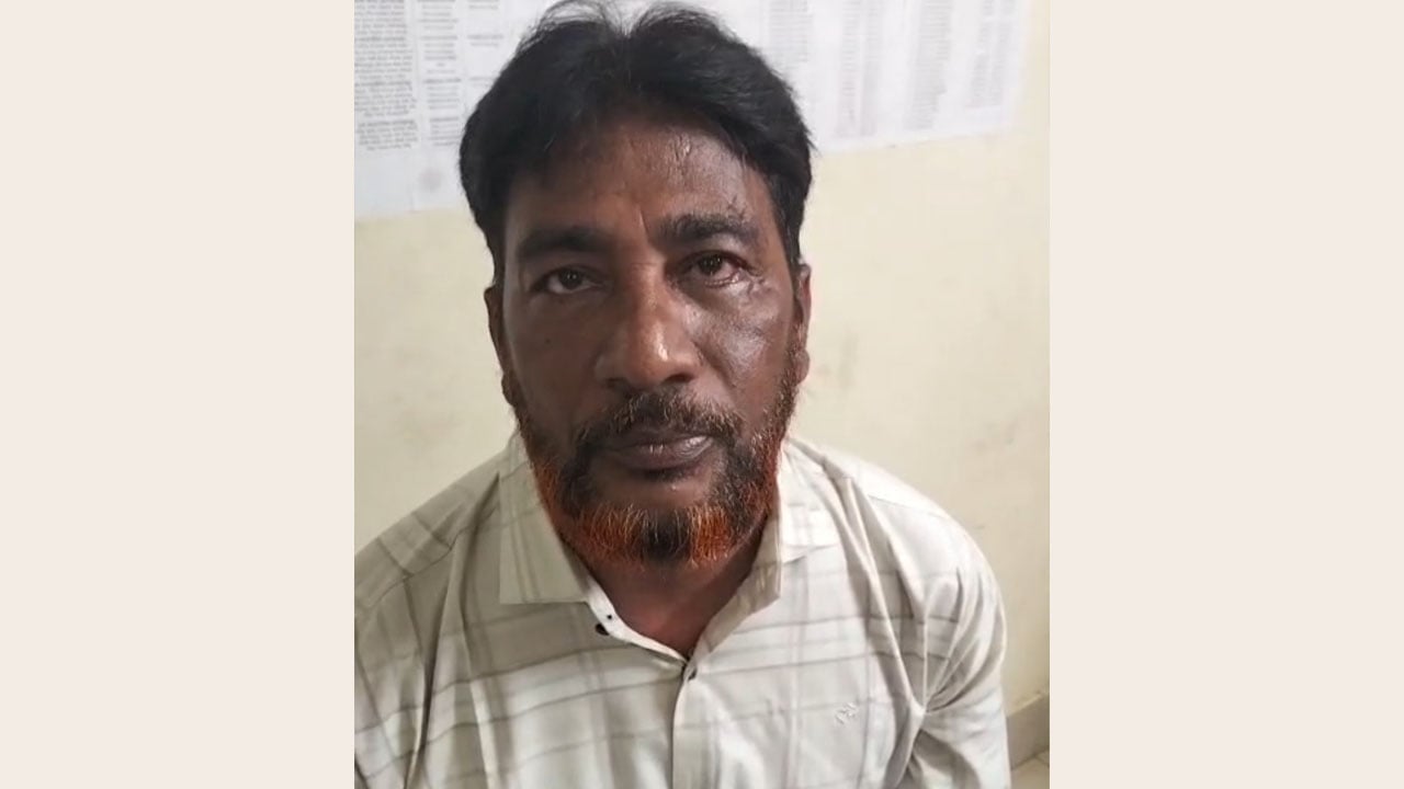 দিনাজপুরে সিআইডি কর্মকর্তাকে লাঞ্ছিতের অভিযোগে জেলা কৃষকদল নেতা গ্রেপ্তার