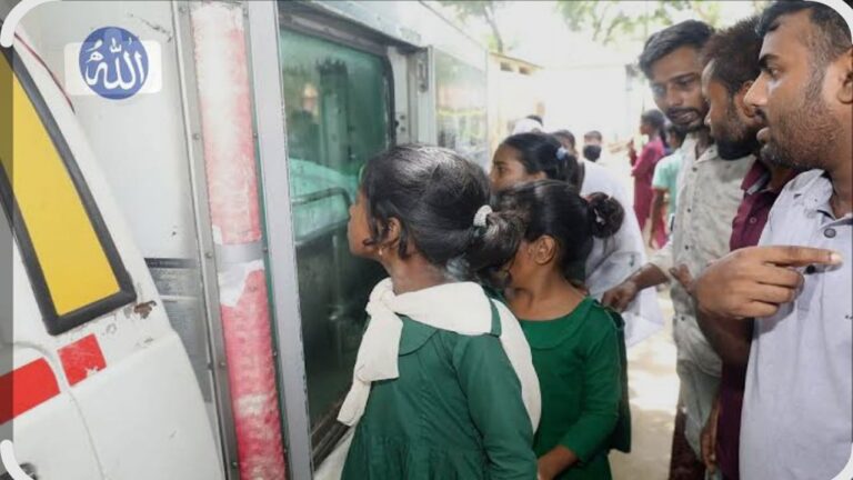 ছিনতাইকারীর কবলে পড়ে প্রাণ হারানো প্রধান শিক্ষককে অশ্রুসিক্ত বিদায় জানাল প্রিয় শিক্ষাঙ্গন