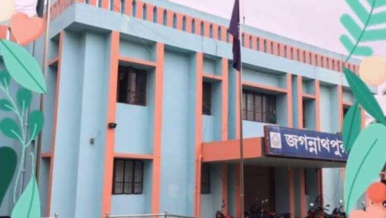 সুনামগঞ্জের জগন্নাথপুরে হাওরে নৌকাডুবি, নিখোঁজ তিনজনের সন্ধানে উদ্ধার অভিযান অব্যাহত