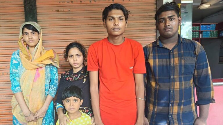 চুয়াডাঙ্গার বেনীপুর সীমান্ত দিয়ে পাঁচজনকে পুশইন করলো বিএসএফ, এলাকাবাসীর সহায়তায় আটক পুলিশ