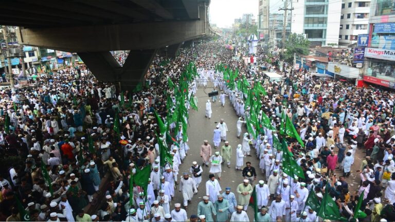 চট্টগ্রামে লাখো মানুষের অংশগ্রহণে ৫৫তম ঐতিহাসিক জশনে জুলুস অনুষ্ঠিত
