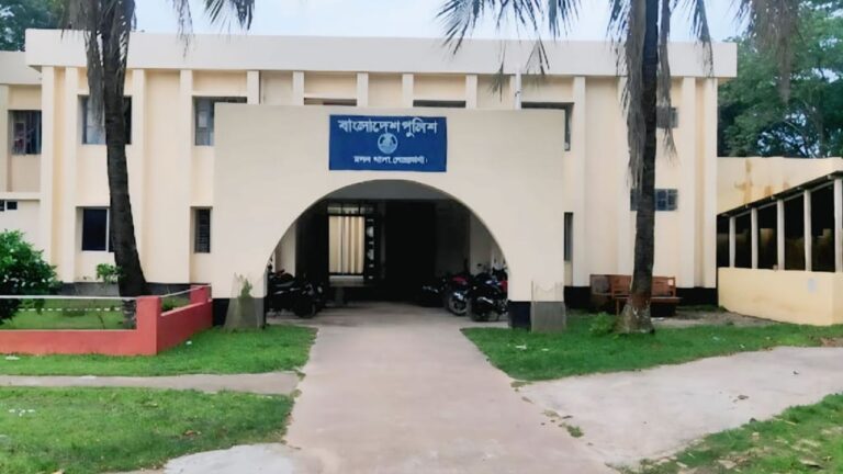 গরু চুরির মামলায় প্রতিবেদন জালিয়াতি এসআইয়ের বিরুদ্ধে আসামিকে জামিন পাইয়ে দেওয়ার অভিযোগ