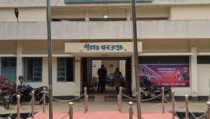 পীরগঞ্জে গৃহবধূকে আটকে মারধর ও ভিডিও ধারণ করে মুক্তিপণ দাবির অভিযোগ পাঁচজনের বিরুদ্ধে