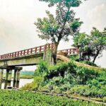 মনোহরগঞ্জে দুই যুগেও শেষ হয়নি ডাকাতিয়া নদীর ওপর সেতুর নির্মাণকাজ জনদুর্ভোগ চরমে