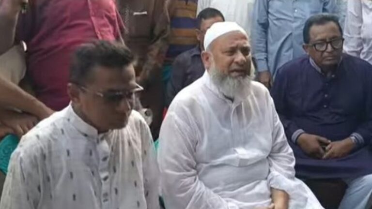 সৌদিতে অগ্নিকাণ্ডে নিহত নাটোরের তিন প্রবাসীর পরিবারের পাশে বিএনপি নেতৃবৃন্দ