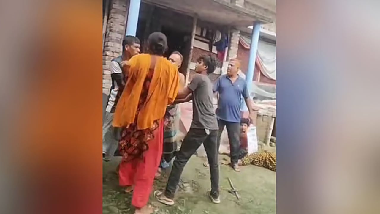 বাবার লাশ ঘরে রেখেই জমি নিয়ে দুই ভাইয়ের রক্তক্ষয়ী সংঘর্ষ আহত ৪