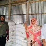 বকশীগঞ্জে অবৈধ সার মজুত ও চড়া দামে বিক্রির দায়ে জরিমানা ও সার জব্দ