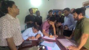 সাতক্ষীরায় অনুমোদনহীন সার্জিক্যাল ক্লিনিককে ৫০ হাজার টাকা জরিমানা ও কার্যক্রম বন্ধের নির্দেশ