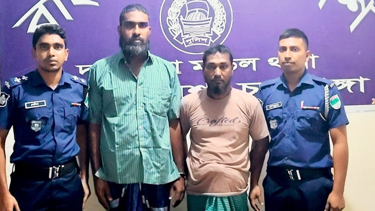 চুয়াডাঙ্গায় ৩৩০ কেজি চুল ছিনতাইয়ের রহস্য উদঘাটন, চালকসহ গ্রেপ্তার ২