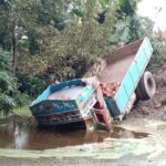 ধামরাইয়ে শিশুকে বাঁচাতে গিয়ে ট্রাকচাপায় প্রাণ হারালেন পশু চিকিৎসক