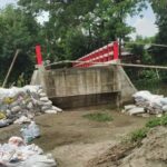পাবনায় কোটি টাকায় নির্মিত ব্রিজে সংযোগ সড়ক নেই, চরম ভোগান্তিতে এলাকাবাসী