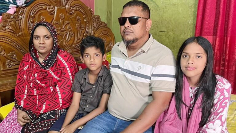 জুলাই আন্দোলনে দৃষ্টিশক্তি হারানো কাপড় ব্যবসায়ী তৌহিদের পরিবারে ঘোর অন্ধকার সরকারি সহায়তার আকুতি