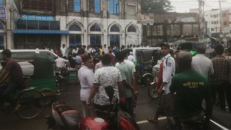 পটিয়ায় ১ লাখ ইয়াবাসহ মোটরসাইকেল গ্যাংয়ের ৬ সদস্য আটক