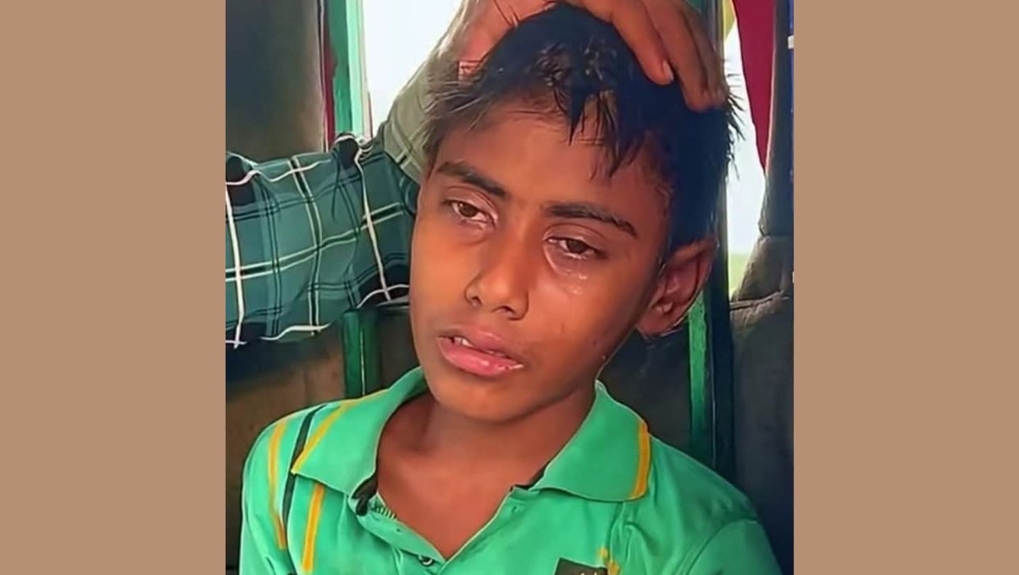 কুলিয়ারচরে চেতনানাশক খাইয়ে অটোরিকশা ছিনতাই, ১২ বছর বয়সী শিশু হাসপাতালে চিকিৎসাধীন