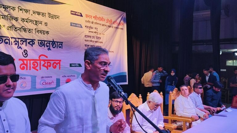 সরকারকে সময় দেওয়ার আহ্বান জানালেন শহীদ উদ্দিন চৌধুরী এ্যানি