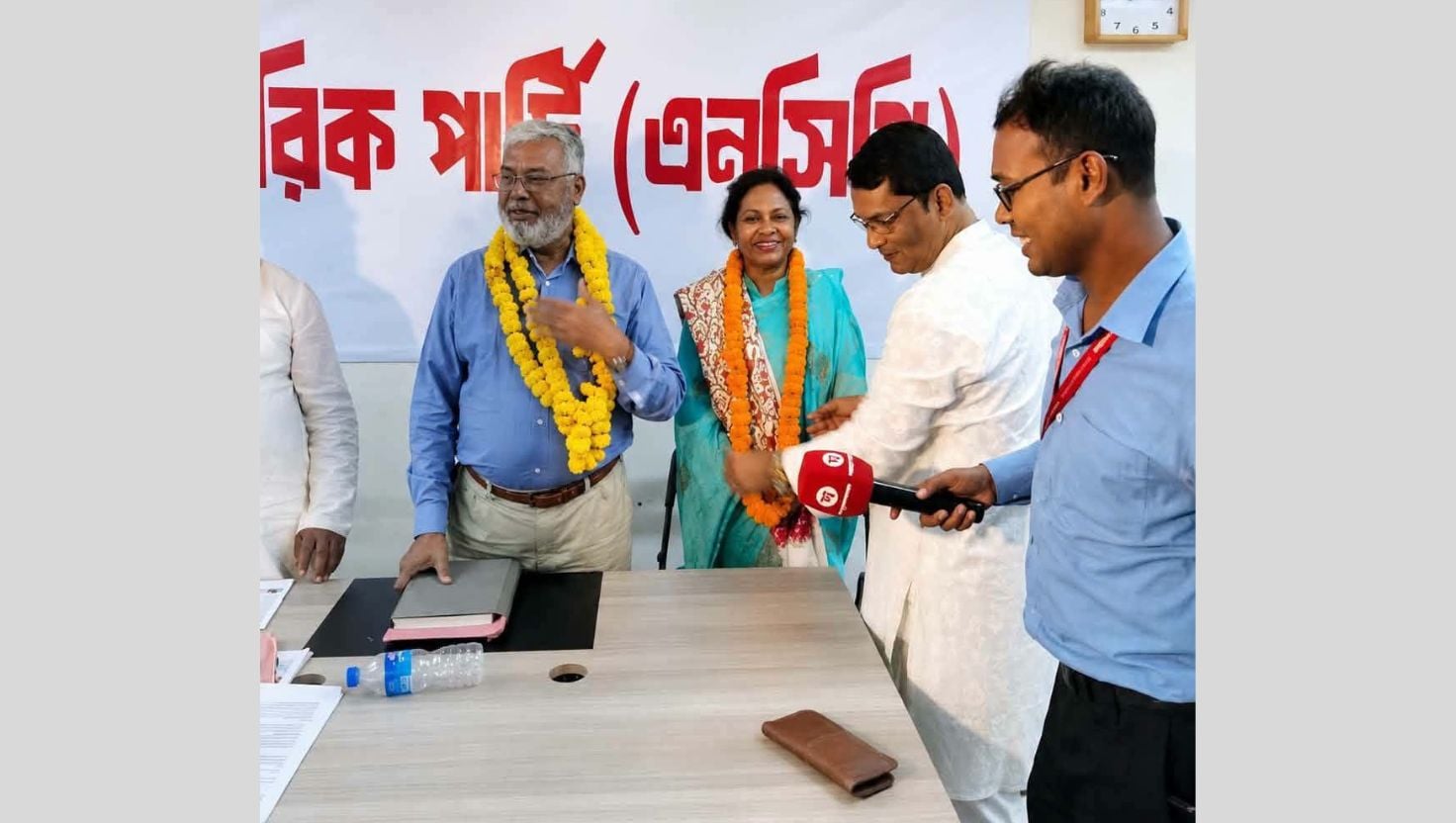 বহিষ্কৃত হয়েও পুনরায় সক্রিয় নবীনগরের নায়লা ইসলাম সাংবাদিককে অশালীন গালিগালাজ নিয়ে তোলপাড়