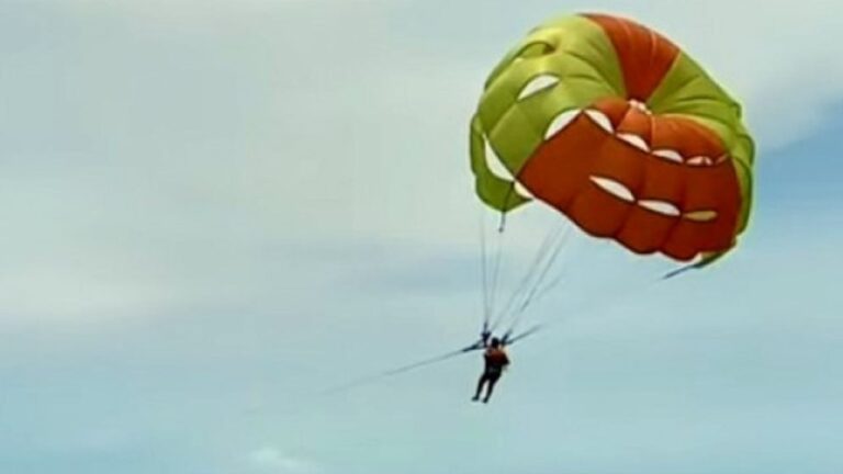 কক্সবাজারে প্যারাসেইলিংয়ের রশি ছিঁড়ে পর্যটকের মৃত্যু অব্যবস্থাপনা নিয়ে প্রশ্ন