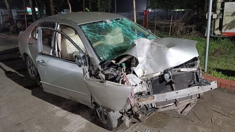 জামালপুরে নিয়ন্ত্রণ হারিয়ে গাছে ধাক্কা: প্রাইভেট কার আরোহী নিহত আহত দুই