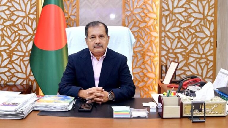 তথ্যমন্ত্রীর পদ ছেড়ে প্রধানমন্ত্রীর রাজনৈতিক উপদেষ্টা জহির উদ্দিন স্বপন