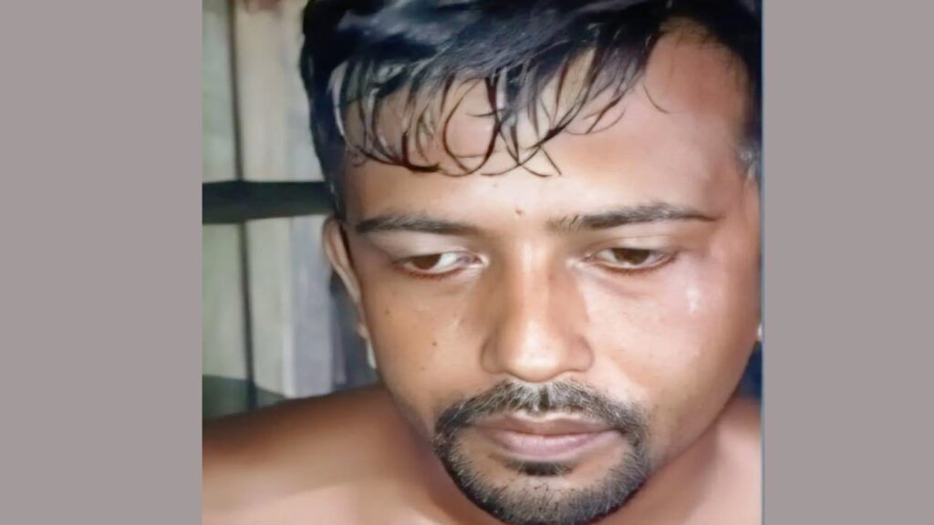 শ্যামনগরে অনৈতিক কর্মকাণ্ডে লিপ্ত যুবদল নেতাকে গণধোলাই স্থানীয়দের
