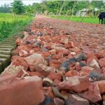 গঙ্গাচড়ায় পৌনে তিন কোটি টাকার সড়ক নির্মাণে নিম্নমানের সামগ্রী ব্যবহারের অভিযোগ
