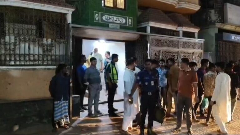 ব্রাহ্মণবাড়িয়ায় সিঁড়ির পাশ থেকে ষষ্ঠ শ্রেণির ছাত্রের লাশ উদ্ধার রহস্য উদ্ঘাটনে তদন্তে পুলিশ