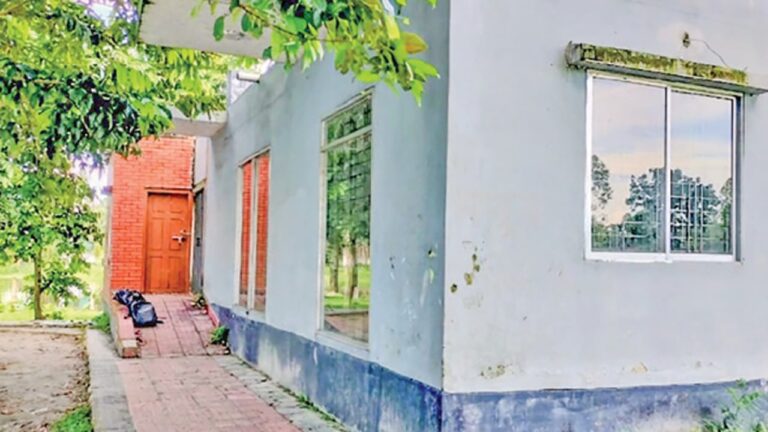 পাঁচ বছরেও চালু হয়নি তারাগঞ্জ নারী প্রশিক্ষণ কেন্দ্র পরিত্যক্ত ভবনে মাদকসেবীদের আখড়া