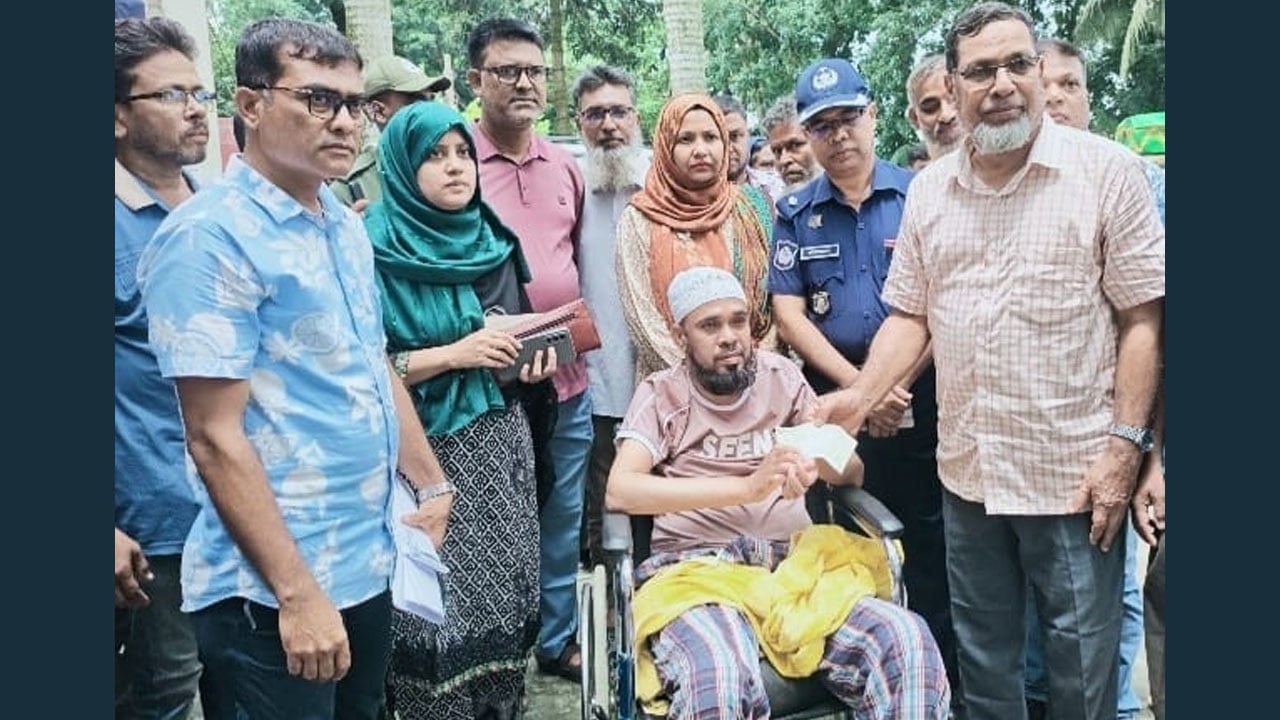 আদমদীঘিতে ৫০ জন অসহায়কে পাঁচ লাখ টাকার অনুদান প্রদান