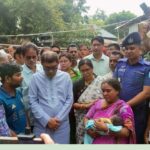 পেটে গজ রেখে সেলাইয়ে প্রসূতির মৃত্যুর ঘটনায় স্বাস্থ্যমন্ত্রীর নিহতের বাড়ি পরিদর্শন ও শোকসন্তপ্ত পরিবারকে সহায়তা প্রদান