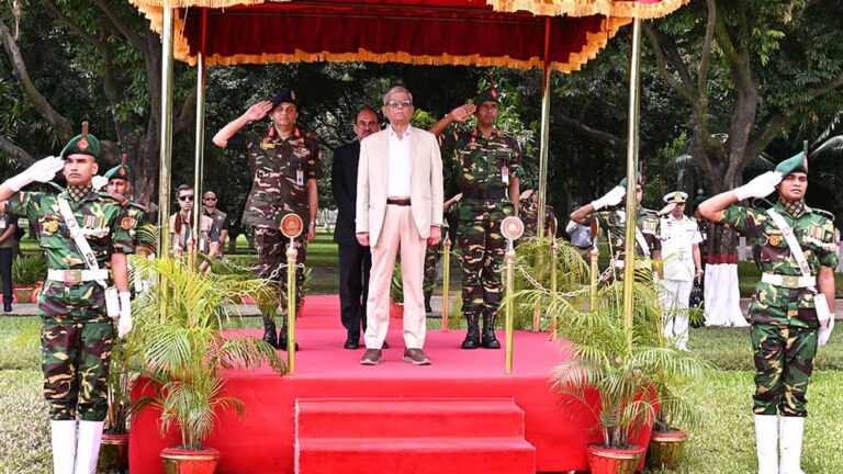 বঙ্গভবনে উঠলেন রাষ্ট্রপতি মির্জা ফখরুল ইসলাম আলমগীর