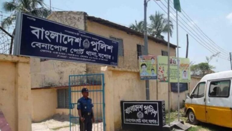 বেনাপোলে ভ্যান ও মোটরসাইকেলের সংঘর্ষে মাদরাসা শিক্ষক নিহত আহত ২