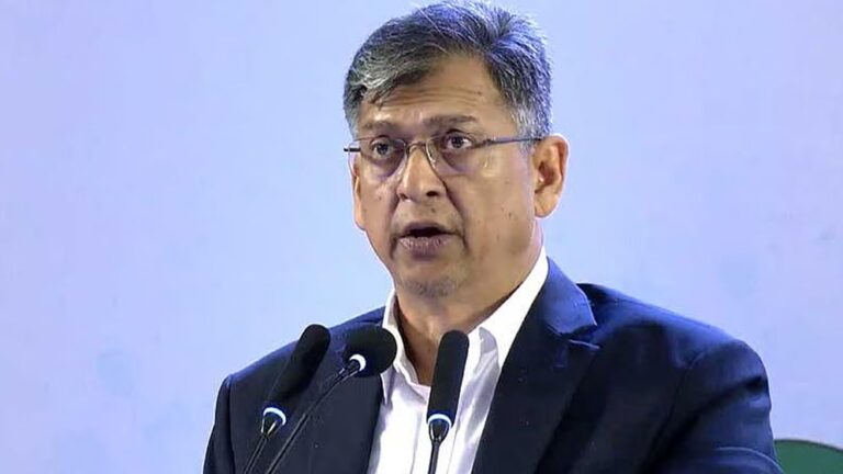 ভারতে বসে শেখ হাসিনার রাজনৈতিক তৎপরতায় বাংলাদেশের তীব্র অসন্তোষ ও ভারতের ভূমিকা নিয়ে প্রশ্ন