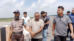 শিবচরে তরুণীকে হত্যার পর শিশুপুত্রকে নদীতে ফেলে দেওয়ার কথা স্বীকার আসামির