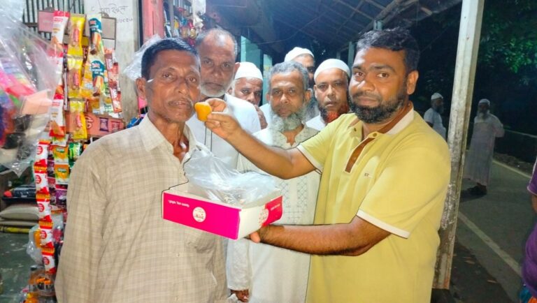 মন্ত্রী হিসেবে শপথ নিলেন ড. আব্দুল মঈন খান, পলাশে মিষ্টি বিতরণ