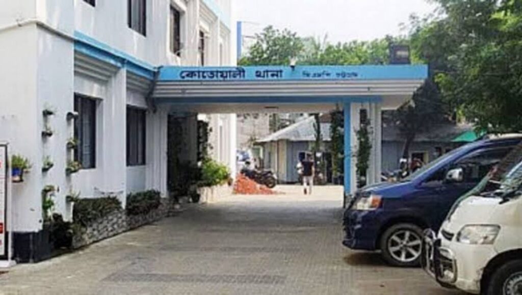 কাজির দেউড়িতে নারী ছিনতাইকারী চক্রের মূল হোতা গ্রেপ্তার