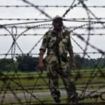 হাতীবান্ধা সীমান্তে বিএসএফের অস্ত্র ও ওয়াকিটকি উদ্ধার বিজিবি হেফাজতে অস্ত্র ও সরঞ্জাম