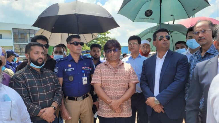 সীতাকুণ্ডে শিপ ইয়ার্ডে গ্যাস লিকেজ তদন্তে গাফিলতি পেলে কঠোর ব্যবস্থা: শিল্প সচিব
