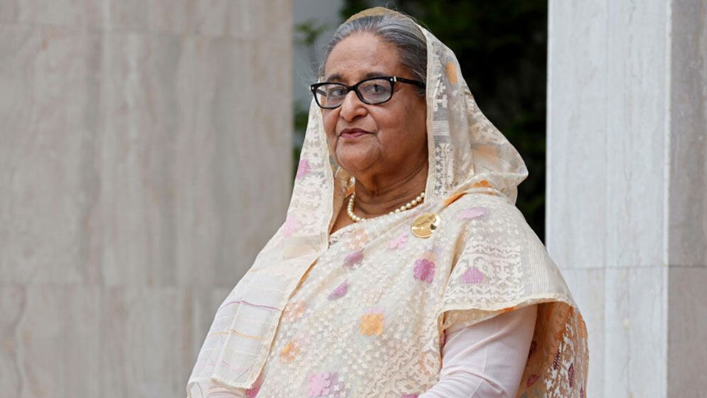 দেশে ফেরা নিয়ে হাসিনাকে আইনি চ্যালেঞ্জের মুখে পড়তে হবে বলে জানিয়েছেন প্রসিকিউটর ও বিশ্লেষকরা