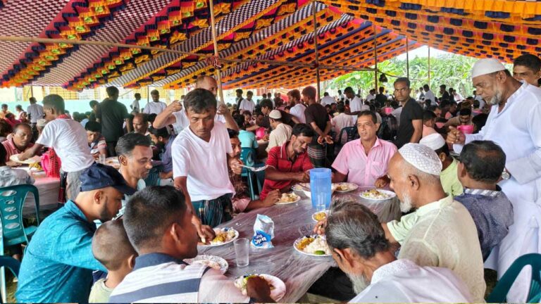 মৃত্যুর অপেক্ষায় না থেকে জীবিত অবস্থায় পাঁচ হাজার মানুষকে খাওয়ালেন দম্পতি