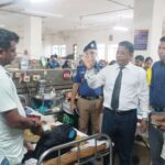 বাকেরগঞ্জে বোমা বিস্ফোরণে দগ্ধ তিনজনকে উন্নত চিকিৎসার জন্য ঢাকায় প্রেরণ