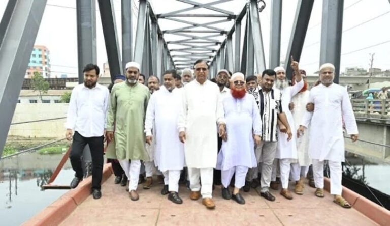 ২৫ দিনে সংস্কার শেষে যান চলাচলের জন্য উন্মুক্ত হলো কামরাঙ্গীরচর লোহার ব্রিজ